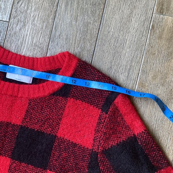 Old Navy Buffalo Plaid Sweater, Size L - Picture 5 of 7
